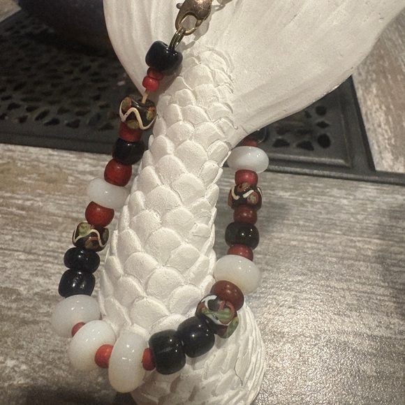 EUC,  Elegant Multicolor Beaded Bracelet - Picture 2 of 9